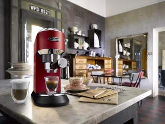 CAFET. DELONGHI EC685.R ROJA