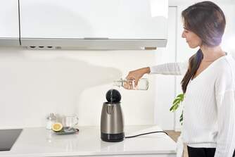 HERVIDOR BLACK%%%amp;DECKER BXKE2201E 1,7L INOX