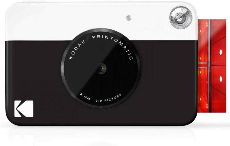 Cámara Instantánea Kodak Printomatic Negra - 10 Mpx, 8mm, f/2, Flash, MicroSD, Formato 3:2 50x76mm