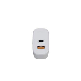 CARGADOR UNIVER XTROM ULTRA ESSENTIAL 67W GAN2