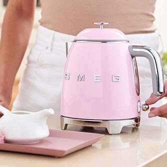 HERVIDOR SMEG KLF05PKEU 0,8L 1400W ROSA
