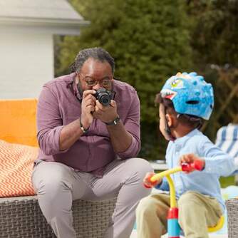 CAMARA CANON EOS R100 RF-S 18 45MM TRIPODE 32GB