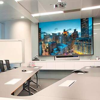 PANTALLA PROYECTOR PHOENIX ELEC240 135%%%quot; MOTORIZADA