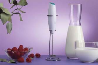 ESPUMADOR LECHE JATA JEES1111 SOPORTE A PILAS