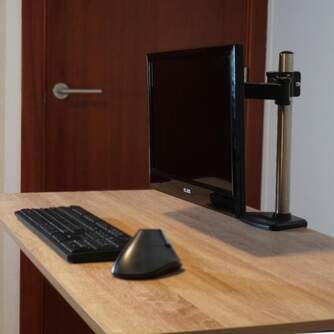 SOPORTE DE MESA MONITOR ELBE SM-1232-10K