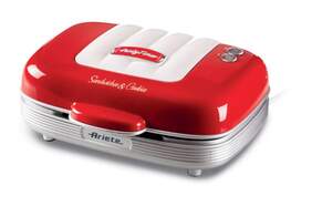 Sandwichera Ariete 1972/00 Roja - 700W, 3 placas antiadherentes, Donuts, Cupcakes, Sándwiches