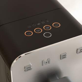 CAFET. SMEG BCC11BLMEU AUTOMATICA 19B 1350W NGRA
