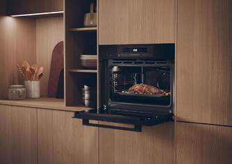 HORNO HAIER HWO45CO4P7B 45CM PIRO NEGRO