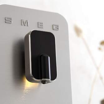 CAFET. SMEG BCC11BLMEU AUTOMATICA 19B 1350W NGRA