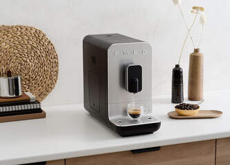 CAFET. SMEG BCC11BLMEU AUTOMATICA 19B 1350W NGRA