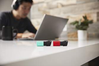 MEMORIA USB KINGSTON 128GB NEGRO/ROJO RETRACTIL